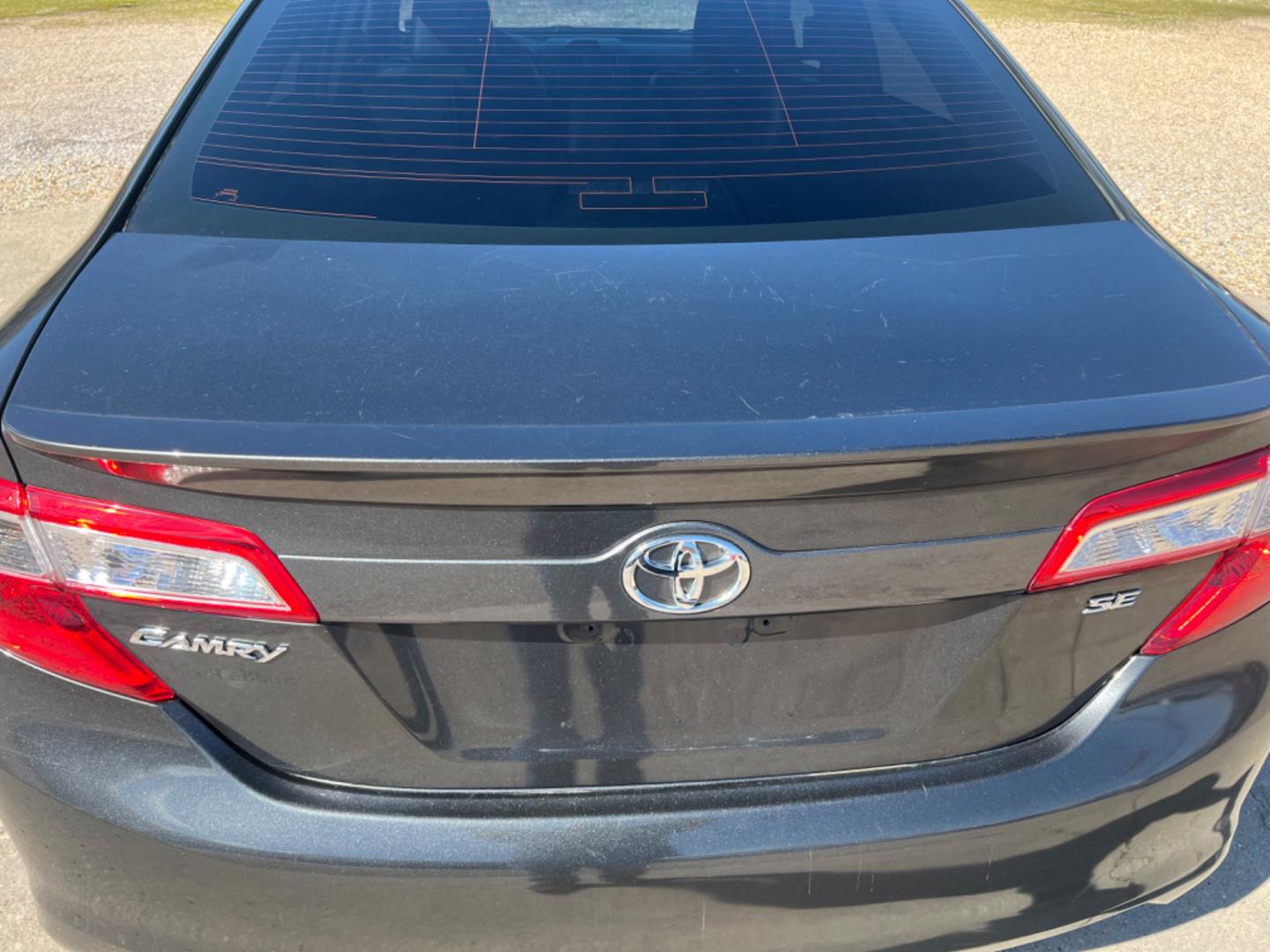 2014 Gray /Black Toyota Camry SE (4T1BF1FKXEU) with an 2.5L 4Cylinder engine, Automatic transmission, located at 4520 Airline Hwy, Baton Rouge, LA, 70805, (225) 357-1497, 30.509325, -91.145432 - 2014 Toyota Camry SE No Accidents, Two Owner, 2.5L 4 Cylinder, 180K Miles, All Power, Backup Camera. NO IN HOUSE FINANCING. FOR INFO PLEASE CONTACT JEFF AT 225 357-1497 CHECK OUT OUR A+ RATING WITH THE BETTER BUSINESS BUREAU WE HAVE BEEN A FAMILY OWNED AND OPERATED BUSINESS AT THE SAME LOCATION FOR - Photo#8